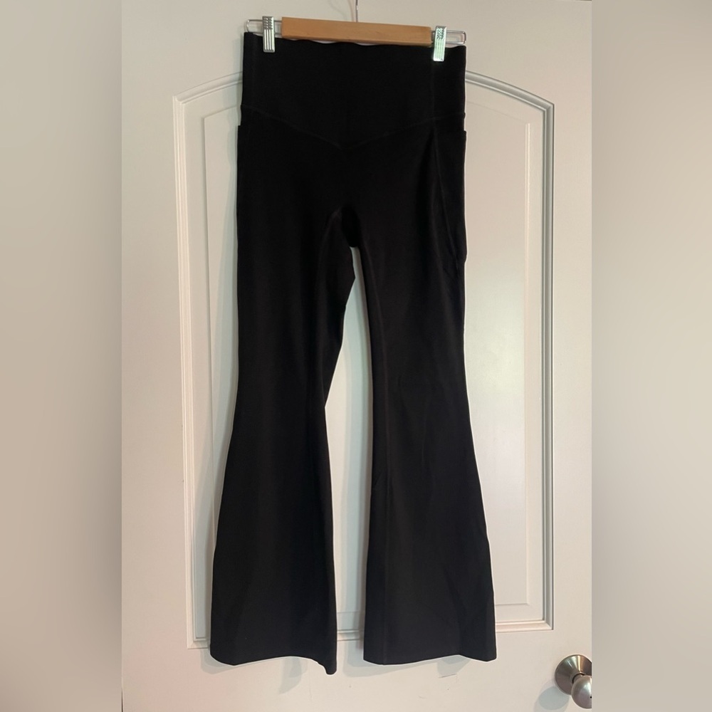 HALARA Black Ultrasculpt Petite Medium Flared Yoga Pants